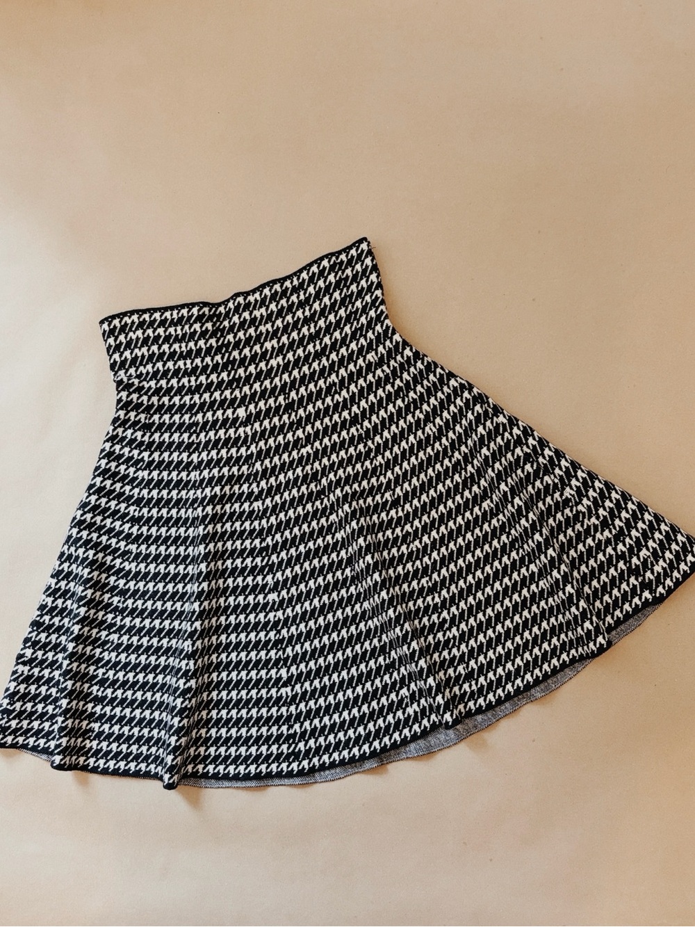 Max Studio Black and White Houndstooth Skater Preppy Skirt